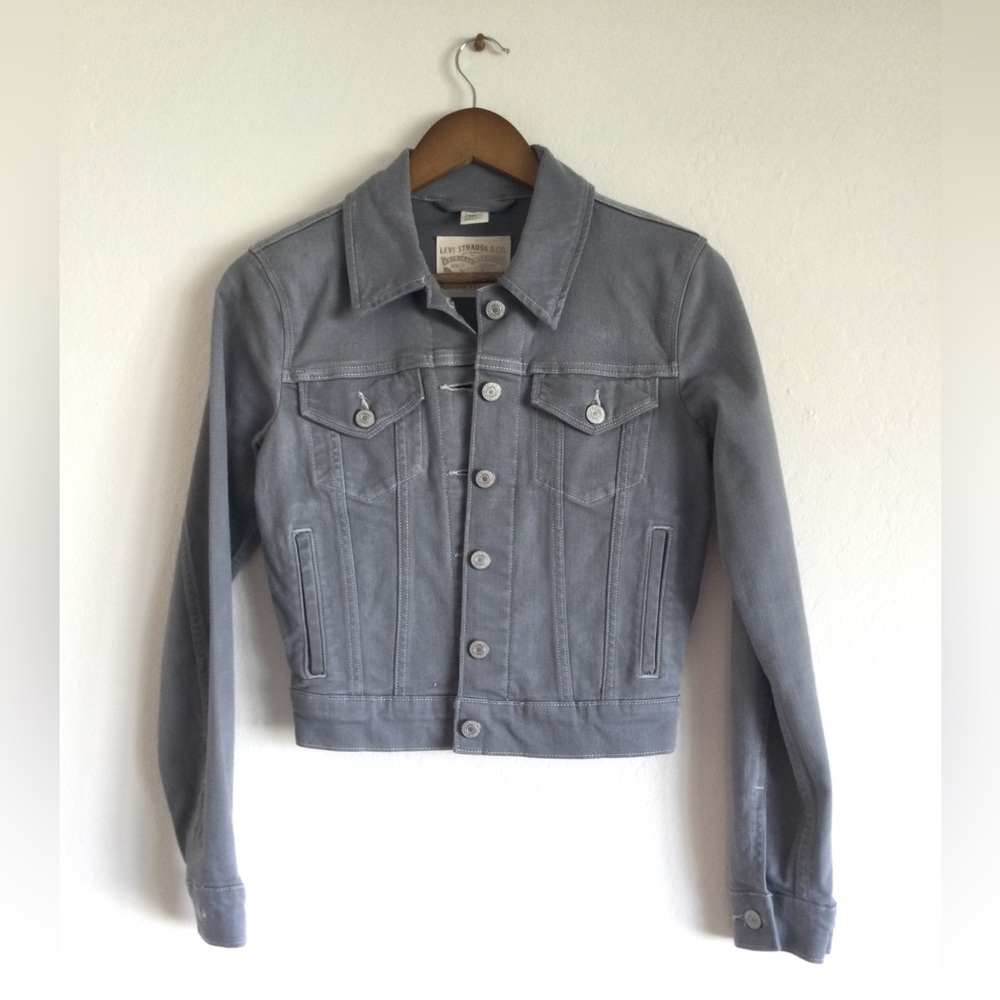 Periwinkle Gray Levi’s Cropped “XS Trucker” Jean Jacket